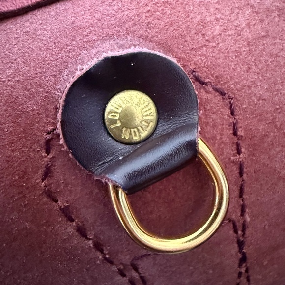 Authentic Louis Vuitton Vintage Taiga Kendall - Burgundy - Picture 3 of 16